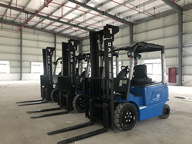 感謝蔡總的大力支持，再次購買3+1臺比亞迪叉車，祝：生意興隆！